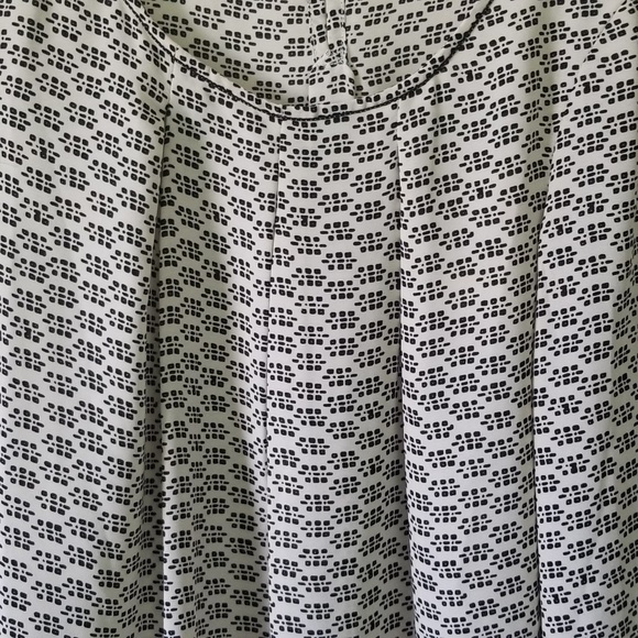 Studio M long sleeve blouse, size med, NWT - Picture 8 of 8